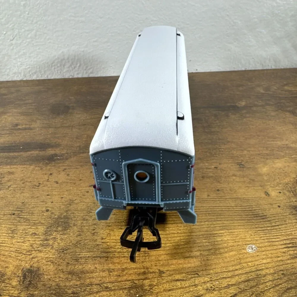 Lionel 7-11925 Polar Express Replacement Passenger Car